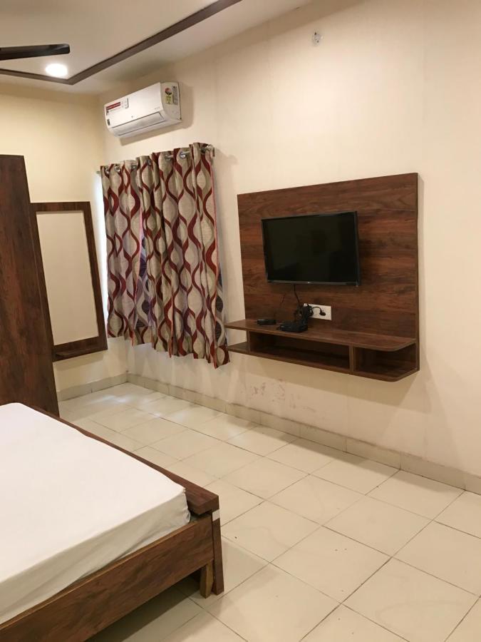 Hotel Natraj Bulandshahr Εξωτερικό φωτογραφία